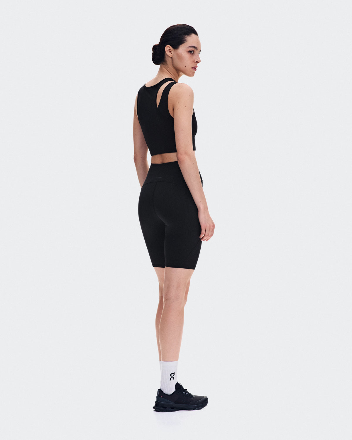 Studio Asymmetric Crop